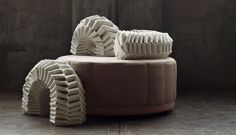 sculpture caterpillar - Wool Amsterdam